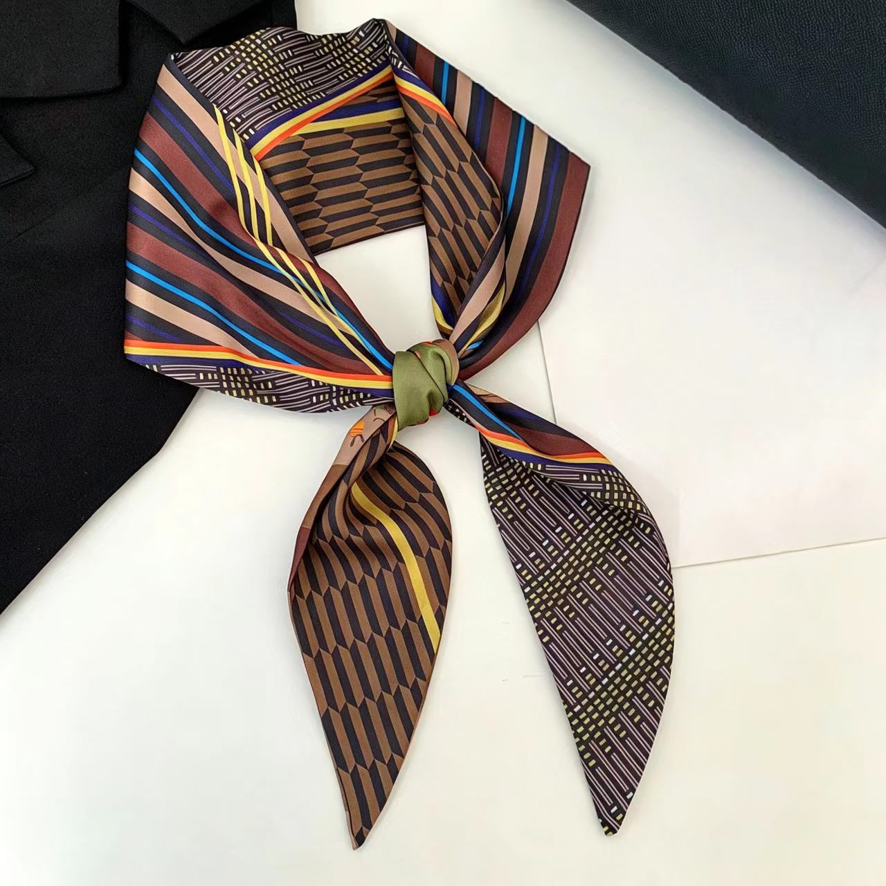 Роскошный шелковый шарф с прин – обзор и цена Silk Neck Scarf