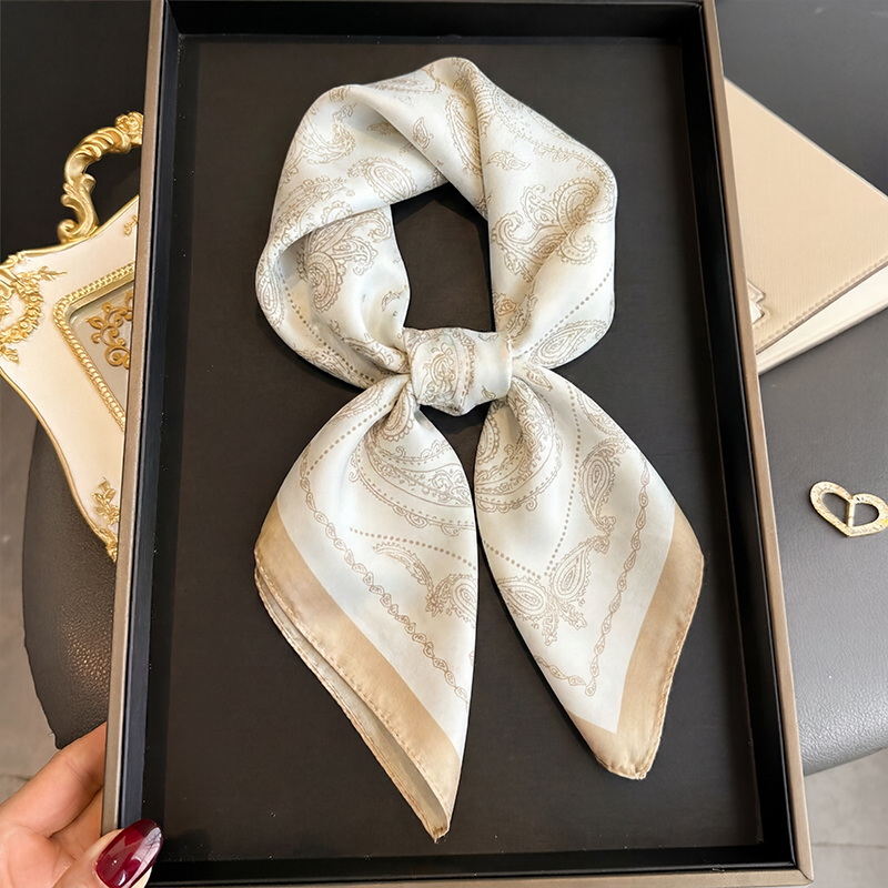 Винтажный бежевый квадратный п – обзор и цена Silk Neck Scarf
